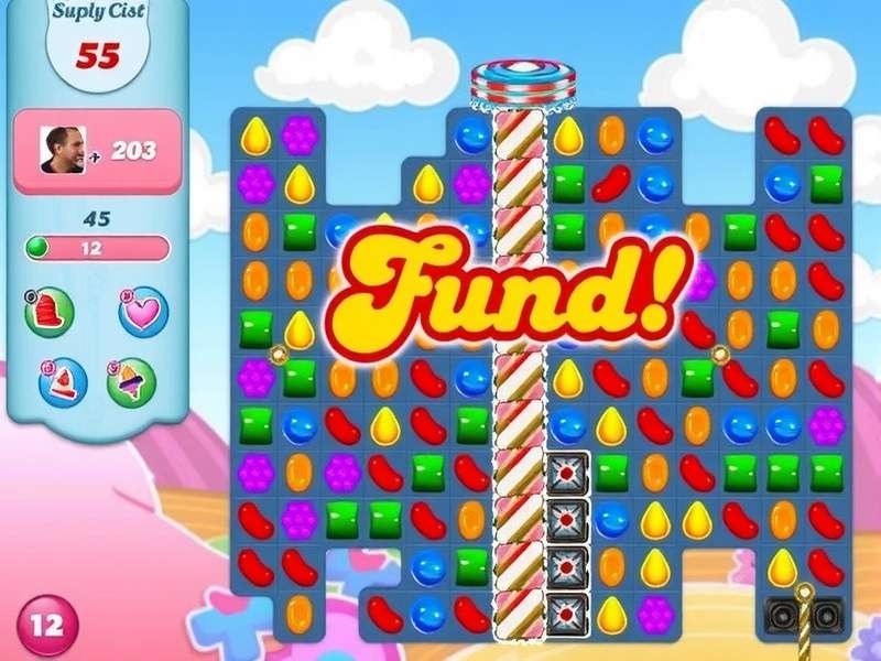 Candy Crush Saga latest version download banner showing new levels and boosters